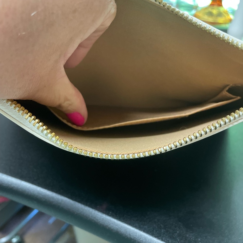 Large flat wristlet from Target - Picture 6 of 6